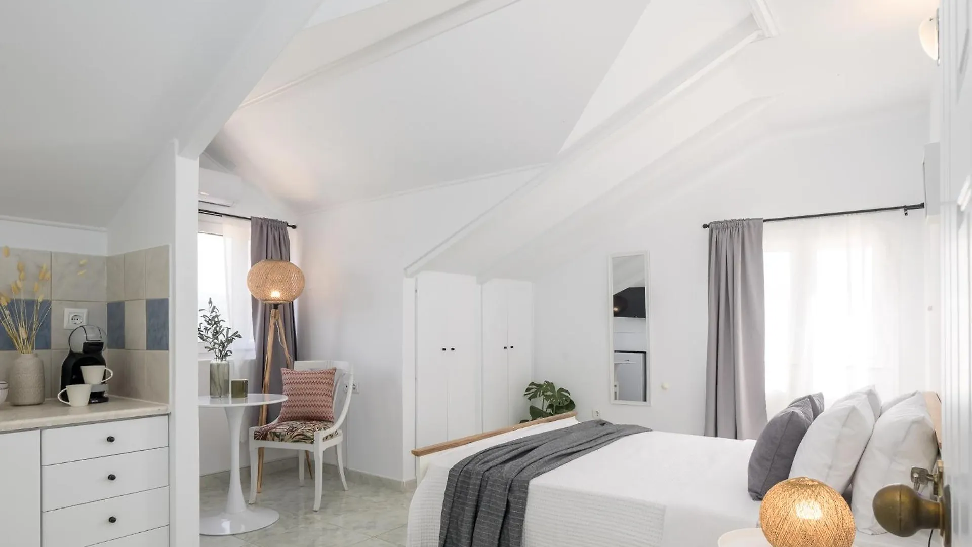 Eraora Lofts & Apartments Kefalonia Lakithra